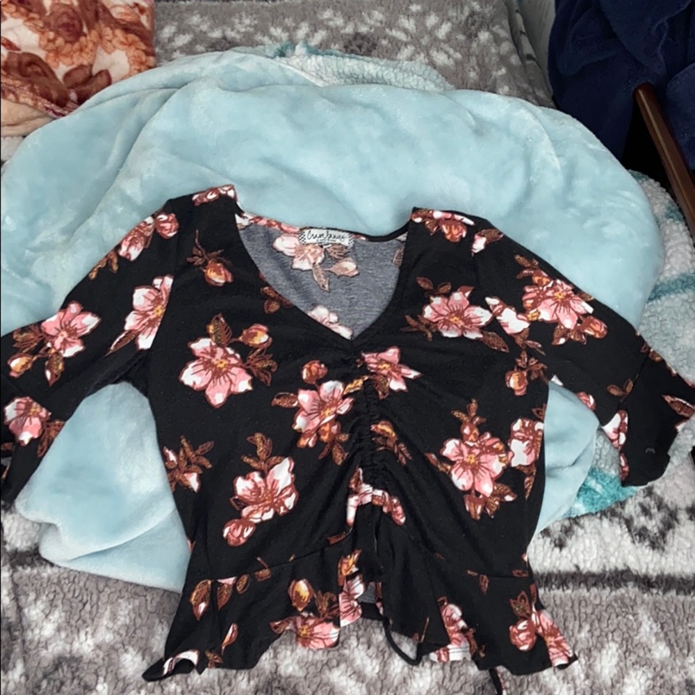 Crave Fame by Almost Famous Black floral crop top